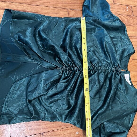 L’Academie The Waylon Satin Ruched Blouse in Rainforest Green Size Small - Picture 8 of 9
